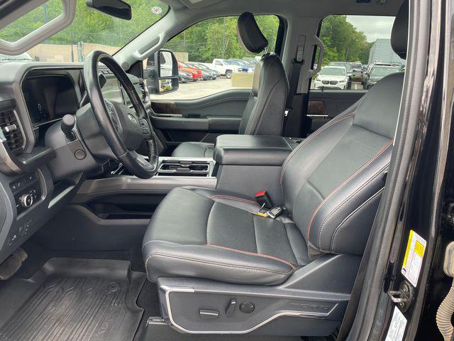 Photo of 2023 Agate Black Metallic Ford F-350