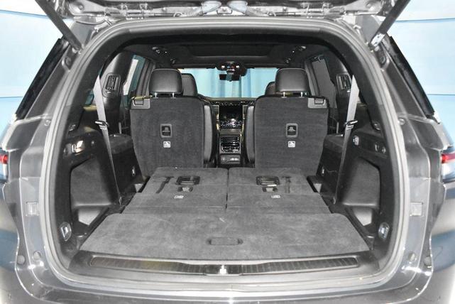 Photo of 2024 Baltic Gray Metallic Clearcoat Jeep Grand Cherokee L