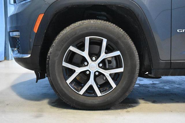 Photo of 2024 Baltic Gray Metallic Clearcoat Jeep Grand Cherokee L