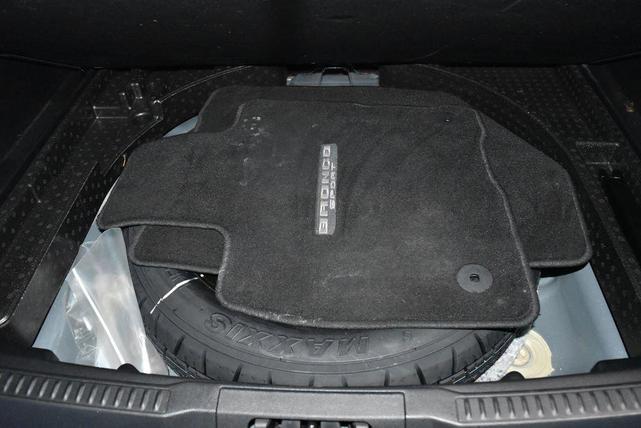 Photo of 2024 Gray Metallic Ford Bronco Sport
