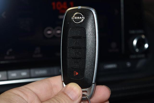 Photo of 2024 Gun Metallic Nissan Rogue