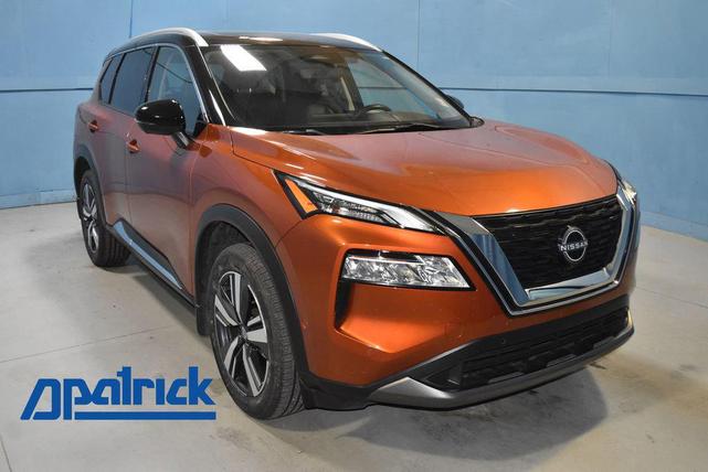 Photo of 2023 Sunset Drift Chromaflair/Super Black Nissan Rogue