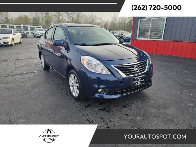Photo of 2014 Blue Onyx Nissan Versa