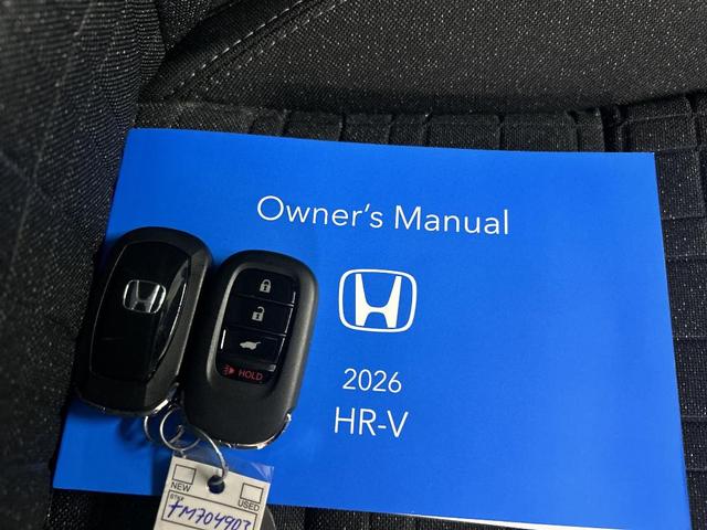 Photo of 2026 Platinum White Pearl Honda HR-V