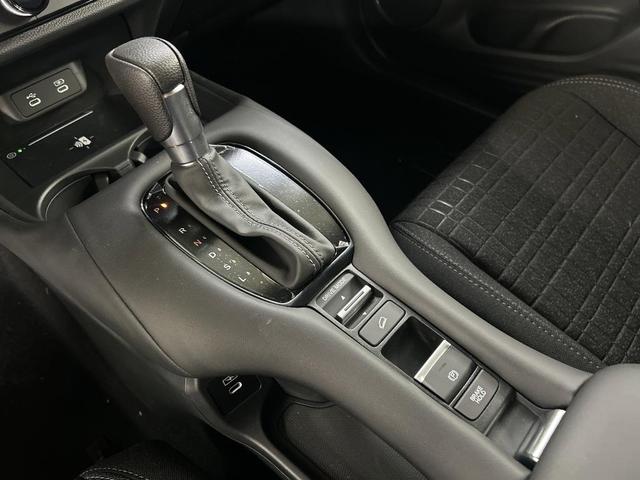 Photo of 2026 Platinum White Pearl Honda HR-V