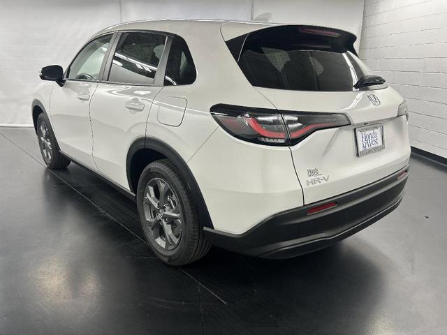 Photo of 2026 Platinum White Pearl Honda HR-V