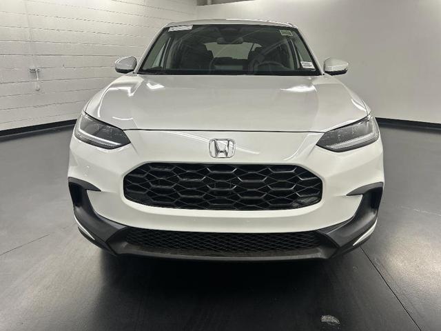 Photo of 2026 Platinum White Pearl Honda HR-V