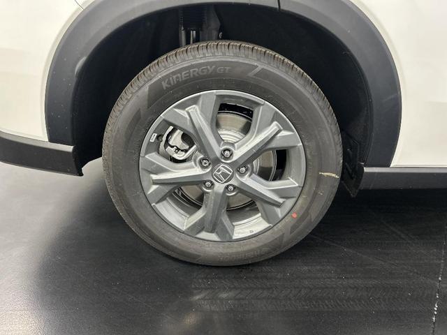 Photo of 2026 Platinum White Pearl Honda HR-V