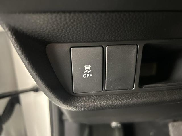 Photo of 2026 Platinum White Pearl Honda HR-V