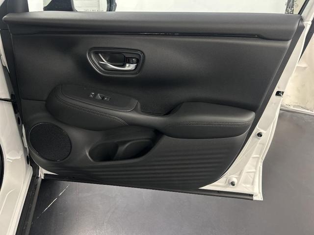 Photo of 2026 Platinum White Pearl Honda HR-V