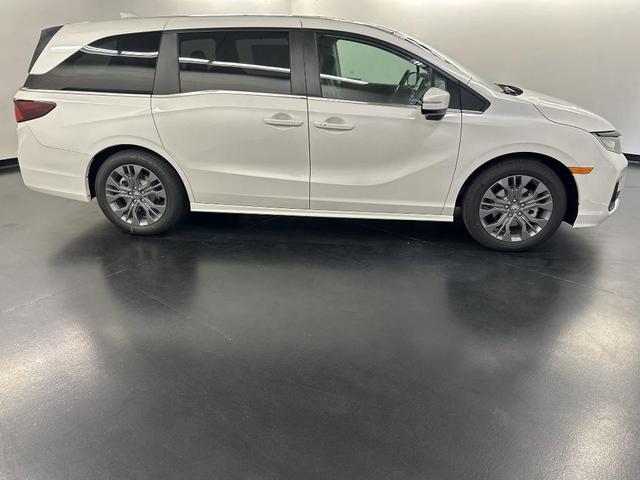 Photo of 2026 Platinum White Pearl Honda Odyssey