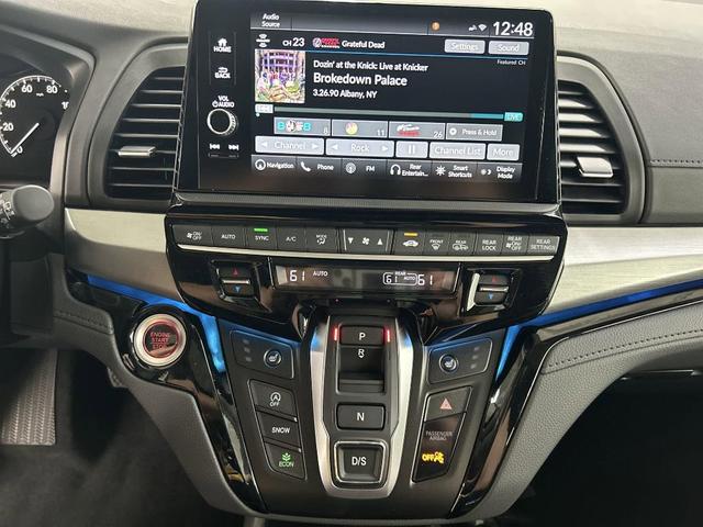 Photo of 2026 Platinum White Pearl Honda Odyssey