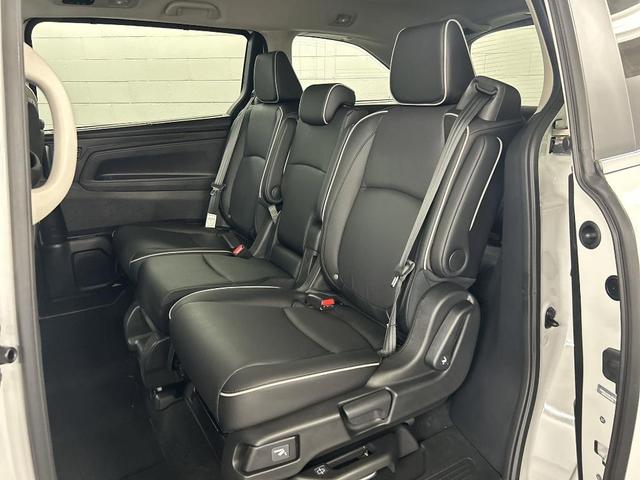 Photo of 2026 Platinum White Pearl Honda Odyssey