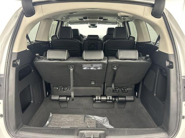 Photo of 2026 Platinum White Pearl Honda Odyssey