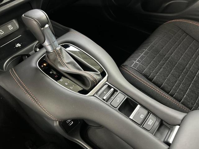Photo of 2026 Platinum White Pearl Honda HR-V