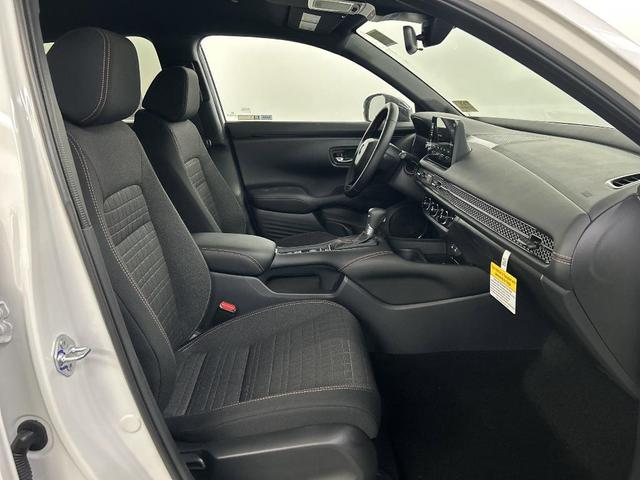 Photo of 2026 Platinum White Pearl Honda HR-V