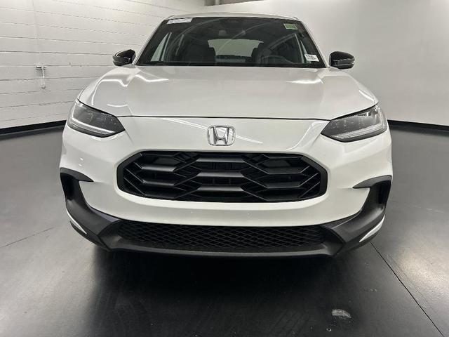 Photo of 2026 Platinum White Pearl Honda HR-V