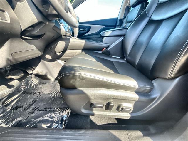 Photo of 2023 Super Black Nissan Murano