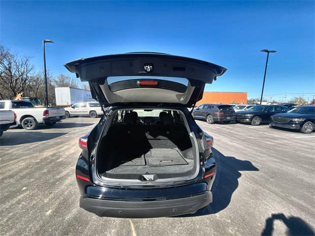 Photo of 2023 Super Black Nissan Murano