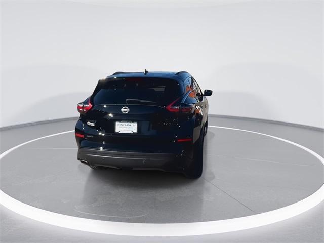 Photo of 2023 Super Black Nissan Murano