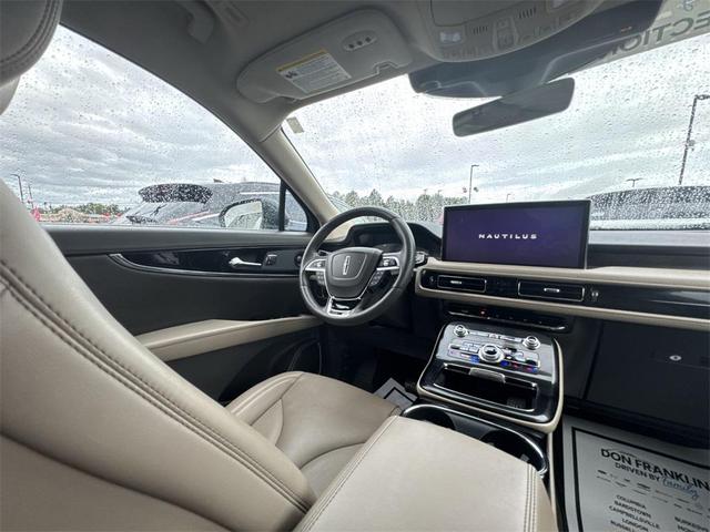 Photo of 2022 Flight Blue Metallic Clearcoat Lincoln Nautilus