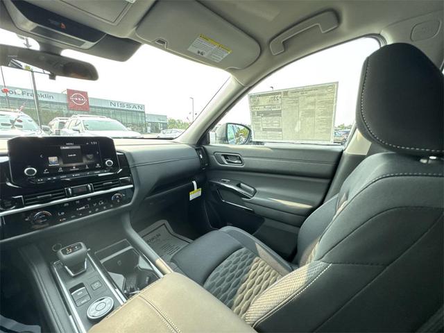 Photo of 2025 Gun Metallic Nissan Pathfinder