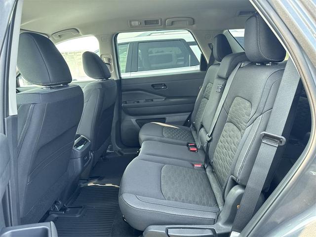 Photo of 2025 Gun Metallic Nissan Pathfinder