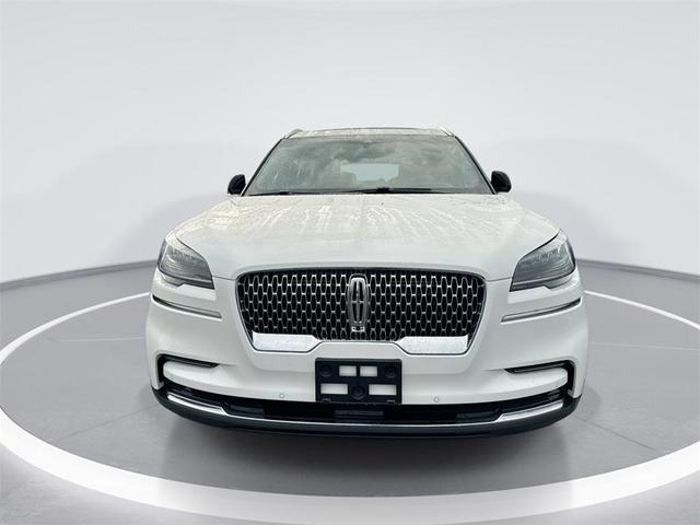 Photo of 2023 White Lincoln Aviator
