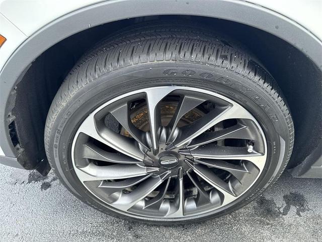 Photo of 2023 White Lincoln Aviator