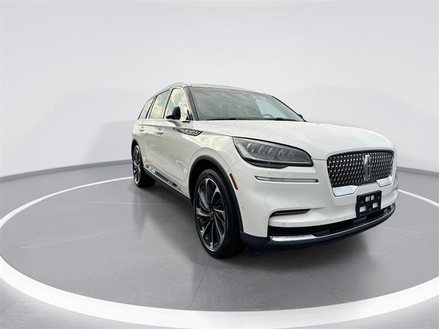 Photo of 2023 White Lincoln Aviator