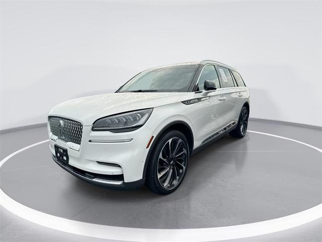 Photo of 2023 White Lincoln Aviator