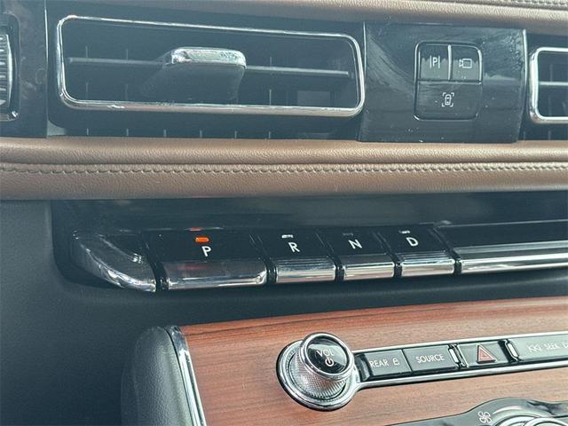 Photo of 2023 White Lincoln Aviator