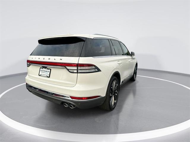 Photo of 2023 White Lincoln Aviator