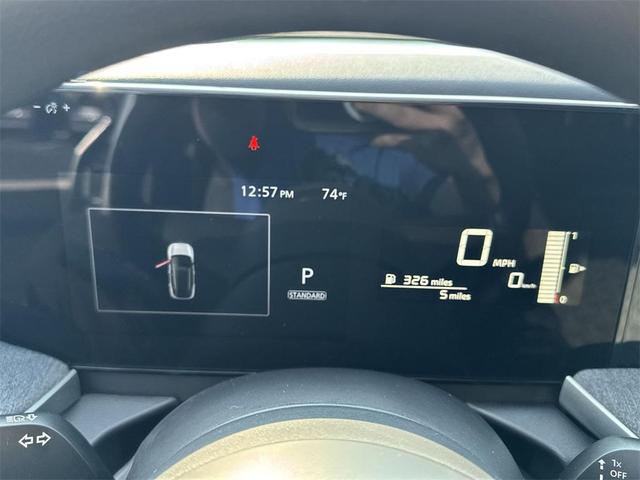 Photo of 2025 Gun Metallic Nissan Kicks
