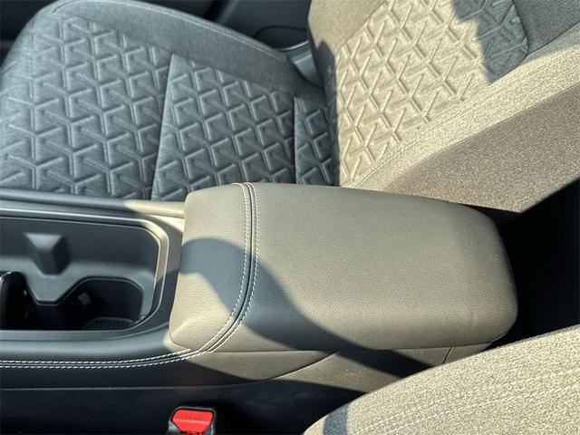 Photo of 2025 Gun Metallic Nissan Kicks