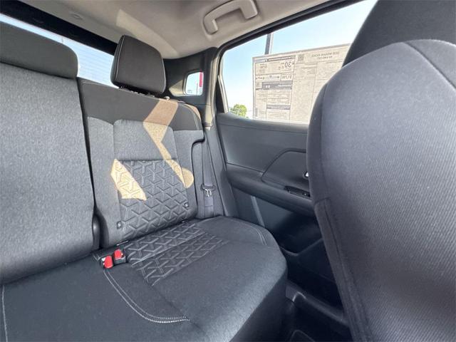 Photo of 2025 Gun Metallic Nissan Kicks