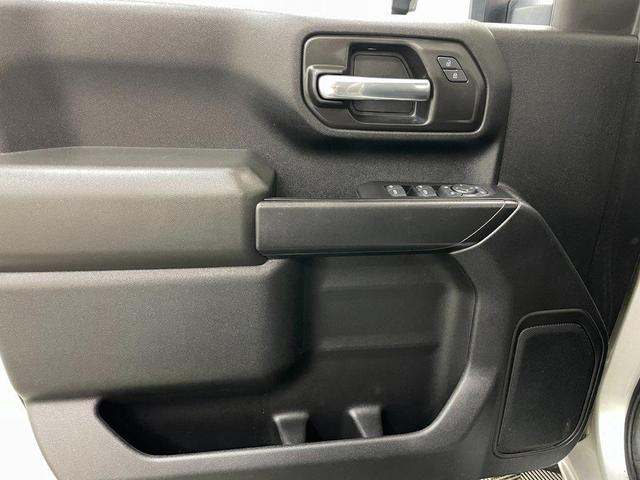Photo of 2021 Silver Ice Metallic Chevrolet Silverado 3500