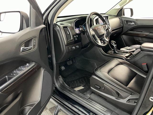 Photo of 2022 Onyx Black GMC Canyon
