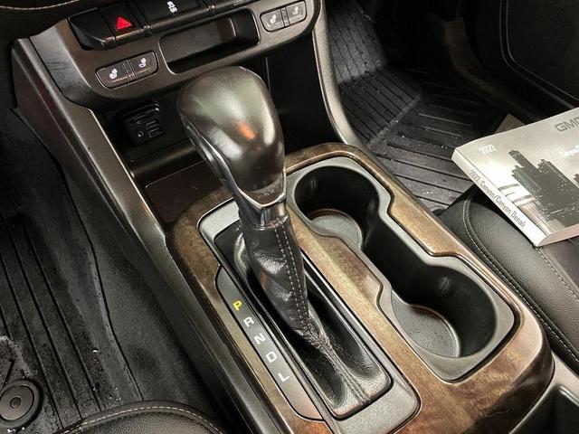 Photo of 2022 Onyx Black GMC Canyon