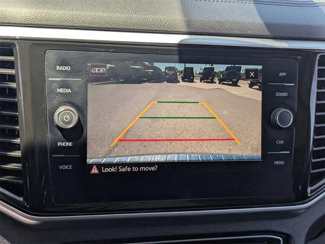 Photo of 2022 Pyrite Silver Volkswagen Atlas