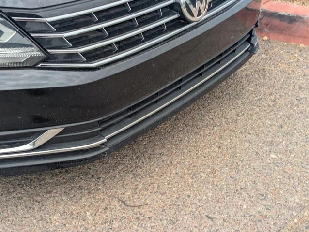 Photo of 2019 Deep Black Pearl Volkswagen Passat