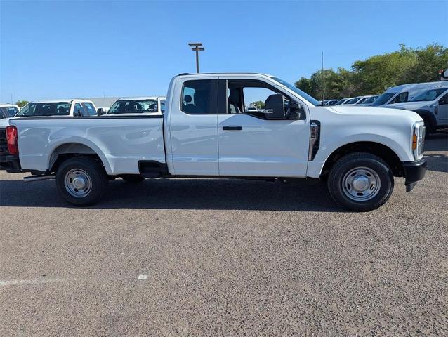 Photo of 2025 Oxford White Ford F-250
