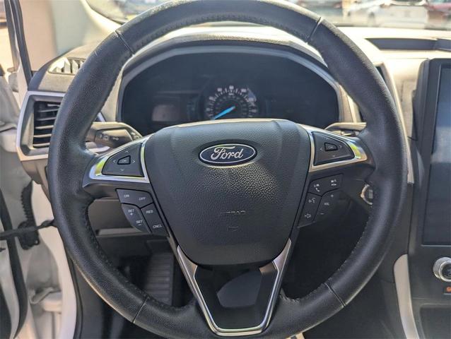 Photo of 2024 Oxford White Ford Edge
