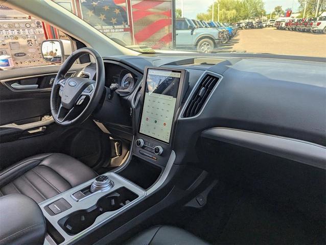 Photo of 2024 Oxford White Ford Edge