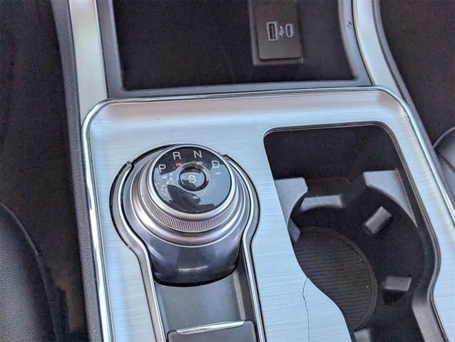 Photo of 2024 Oxford White Ford Edge