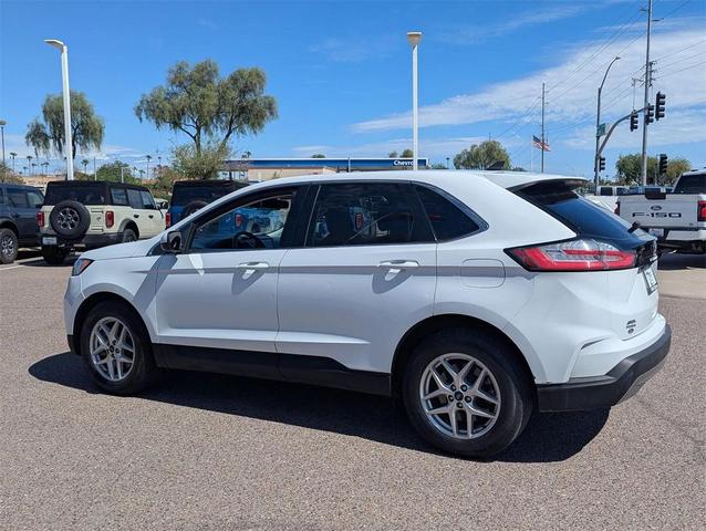 Photo of 2024 Oxford White Ford Edge