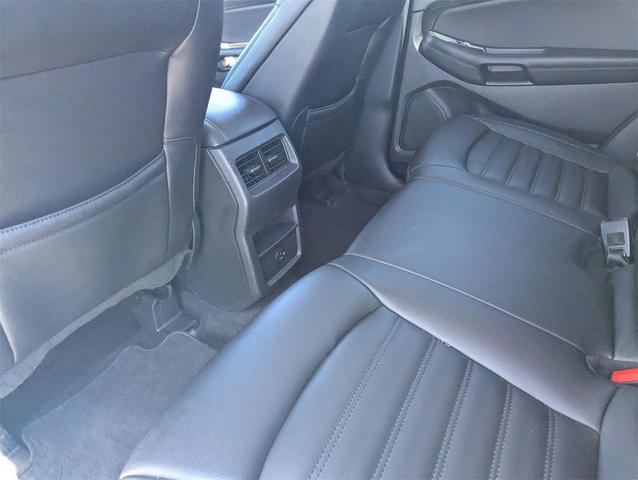 Photo of 2024 Oxford White Ford Edge