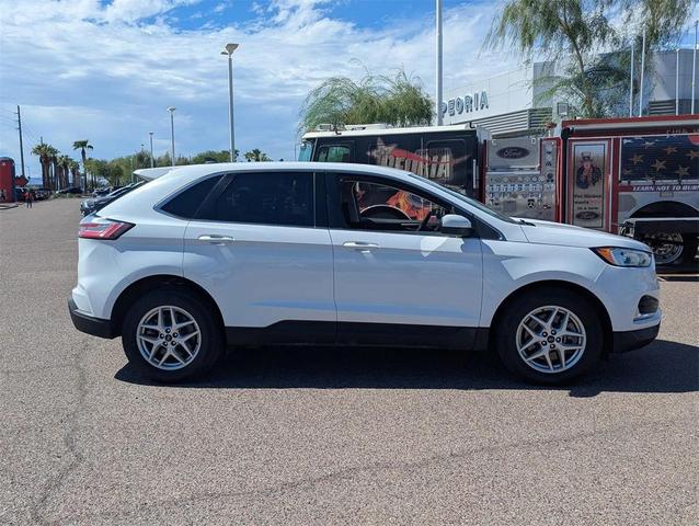 Photo of 2024 Oxford White Ford Edge