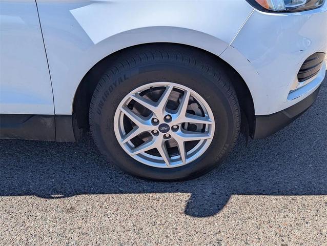 Photo of 2024 Oxford White Ford Edge