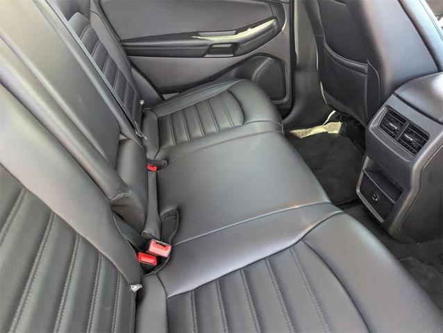 Photo of 2024 Oxford White Ford Edge